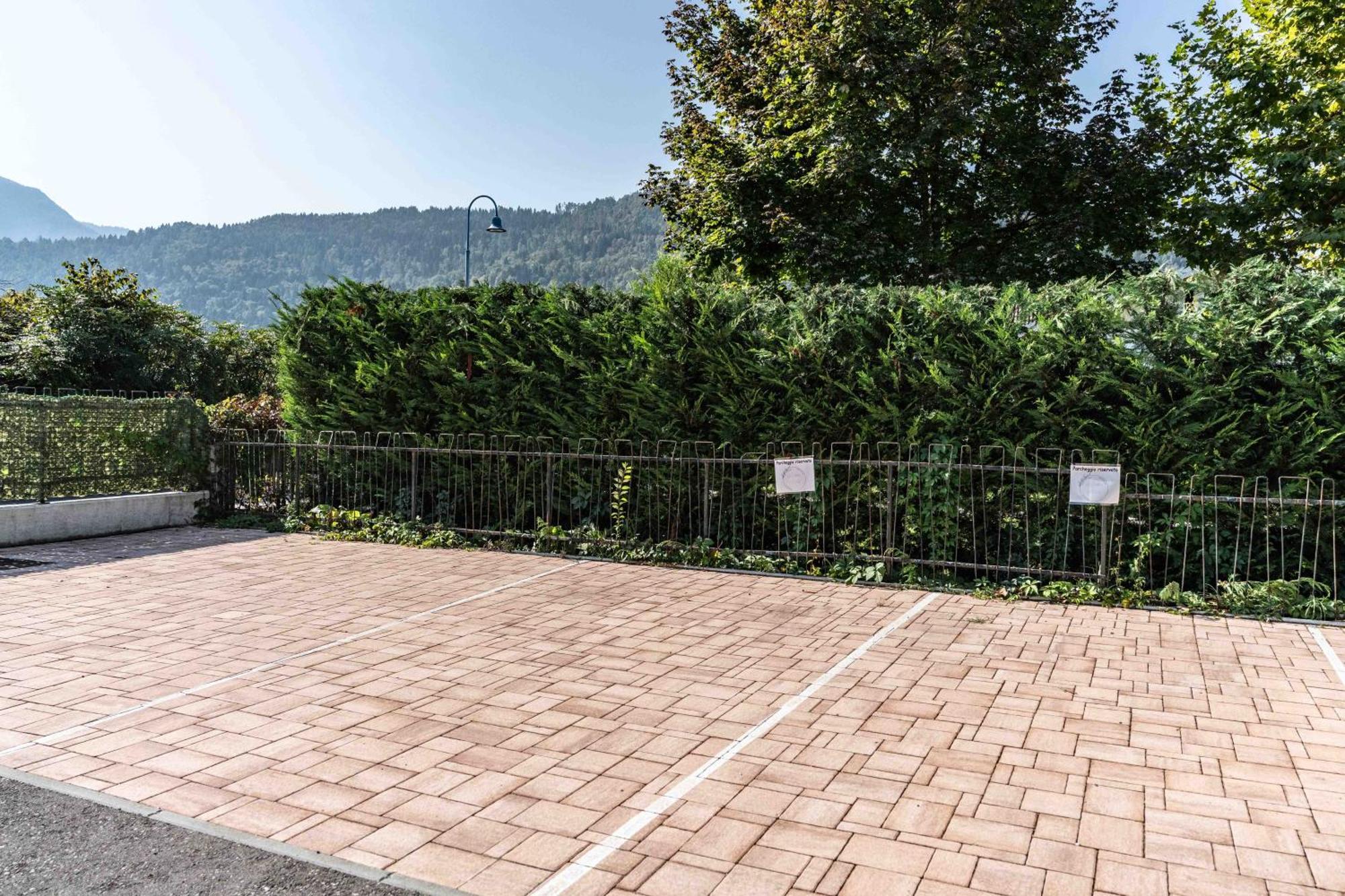 La Gemma Sul Lago Calceranica al Lago Bagian luar foto